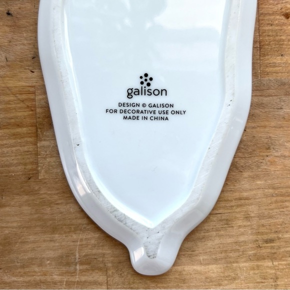 Glass Leaf Tray - Picture 2 of 3